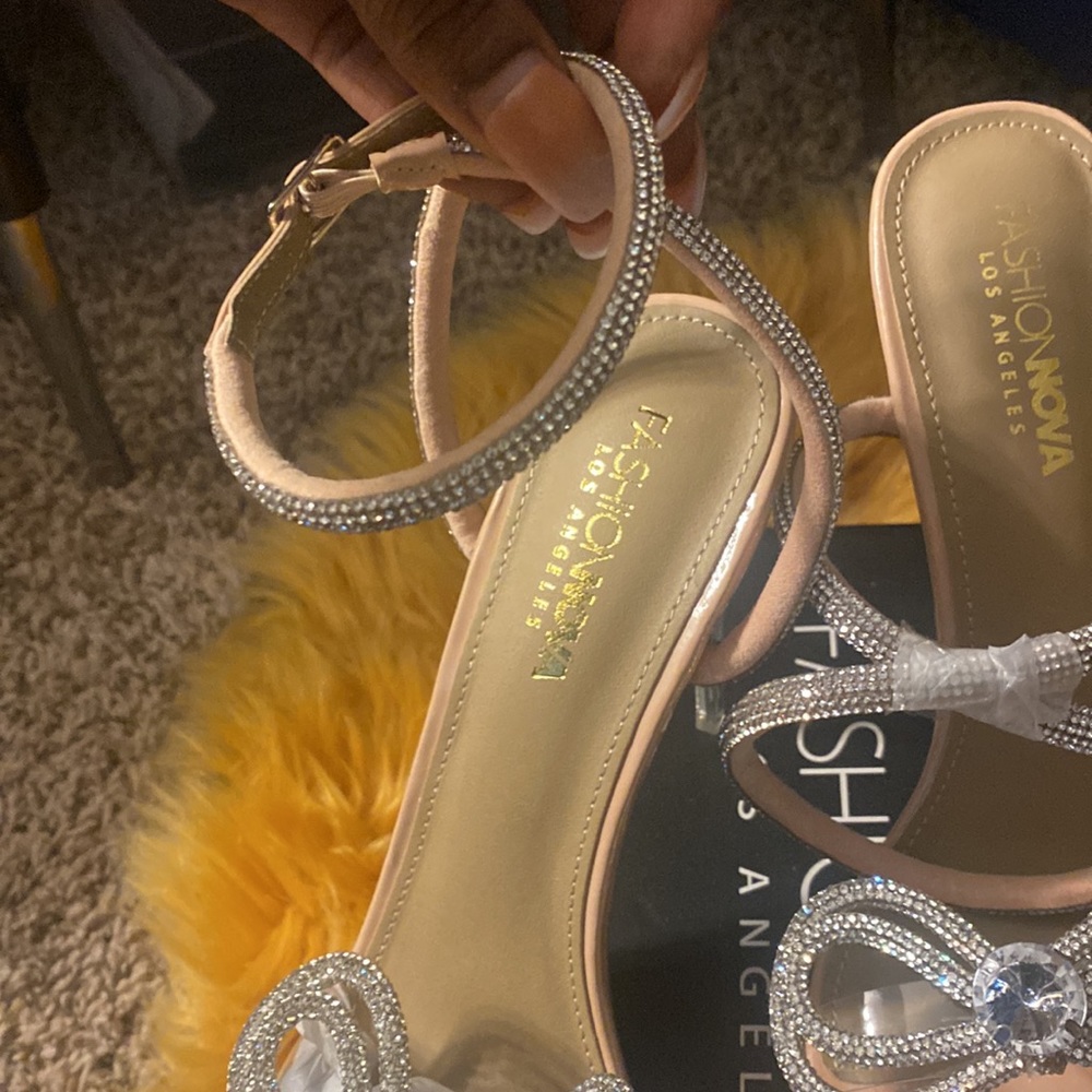 5’in Brand New Tied Together Embellished ankle strapped and Bow - Picture 3 of 11